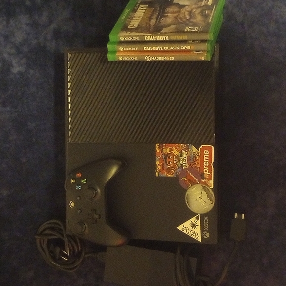 Original Xbox One with 3 games and controller